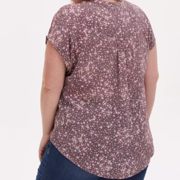 Torrid Lindsay Button Front Floral Purple Dolman Split Neck Top 4 4X 26 - Picture 3 of 7